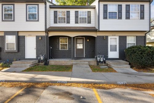 2525 Sylvan Glen Ct, Iowa City, IA, 52246-4117 | Card Image