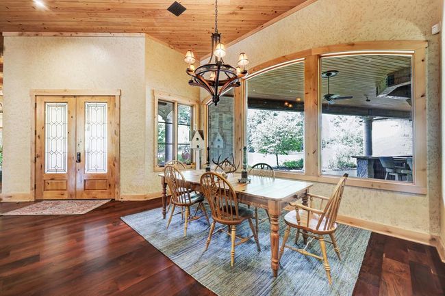 Breakfast area | Image 17
