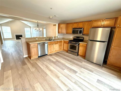 28439 Carlton Way Dr, Novi, MI, 48377-2636 | Card Image