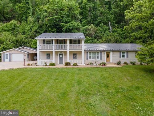 2586 Pine Grove Rd, STANLEY, VA, 22851-5401 | Card Image