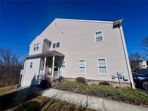 4701 Ridgecrest Dr, Wappingers Falls, NY, 12590-7543 | Card Image