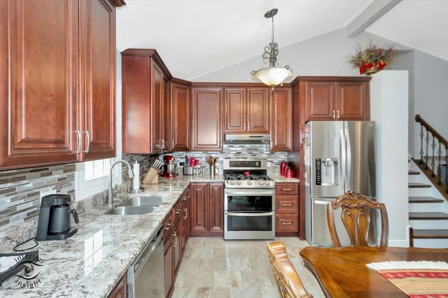 16529 Edgewood Dr, House other with 3 bedrooms, 2 bathrooms and 2 parking in Plainfield IL | Image 7