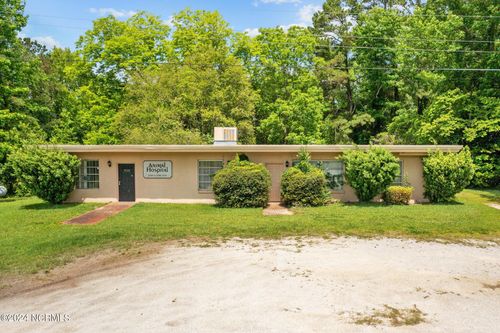 3522 James B White Hwy S, Whiteville, NC, 28472-8682 | Card Image