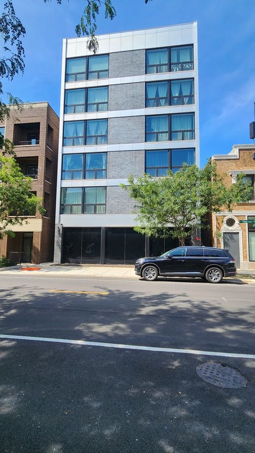 4b-4720 N Sheridan Rd, Chicago, IL, 60640-5022 | Card Image
