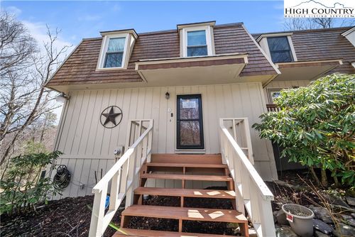 apt-1-425 Adams Apple Dr, Banner Elk, NC, 28604-9785 | Card Image