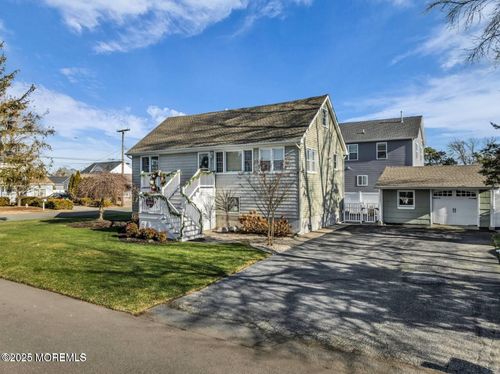 33 Sand Creek Ln, Toms River, NJ, 08753-2555 | Card Image