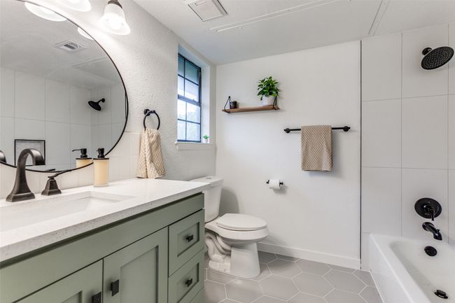 Full bathroom | Image 15
