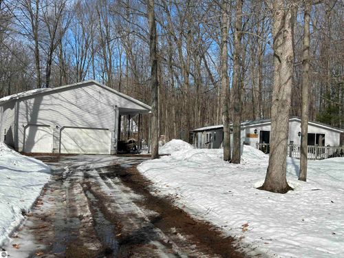 4640 E Circle Dr Ne, Kalkaska, MI, 49646-9565 | Card Image