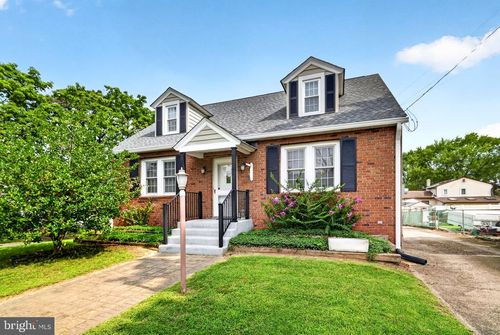 136 Chapman Ave, Hamilton, NJ, 08610-2214 | Card Image