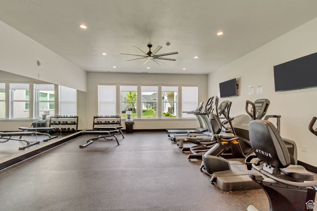 Exercise room with recessed lighting and baseboards | Image 32