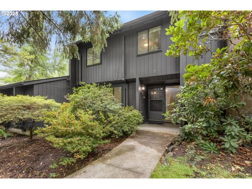 75 Westbrook Way, Eugene, OR, 97405-2076 | Card Image