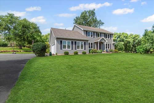 11111 Huron Dr, Spring Grove, IL, 60081-8218 | Card Image