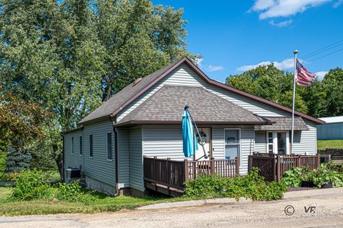 105 N Washington St, ELIZABETH, IL, 61028-9330 | Card Image