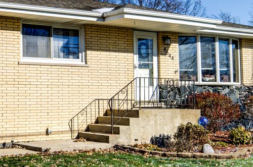 4644 152nd Street, Oak Forest, IL, 60452 | Card Image