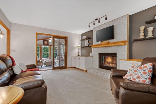 12989 84th Ave N, Maple Grove, MN, 55369-3049 | Card Image