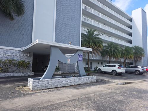 703-320 Ne 12th Ave, Hallandale Beach, FL, 33009-4509 | Card Image