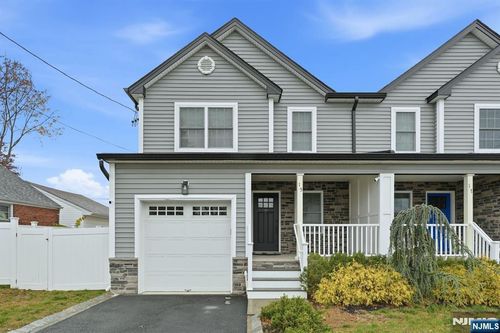 15 Rector Ave, Woodbridge, NJ, 07095-3325 | Card Image