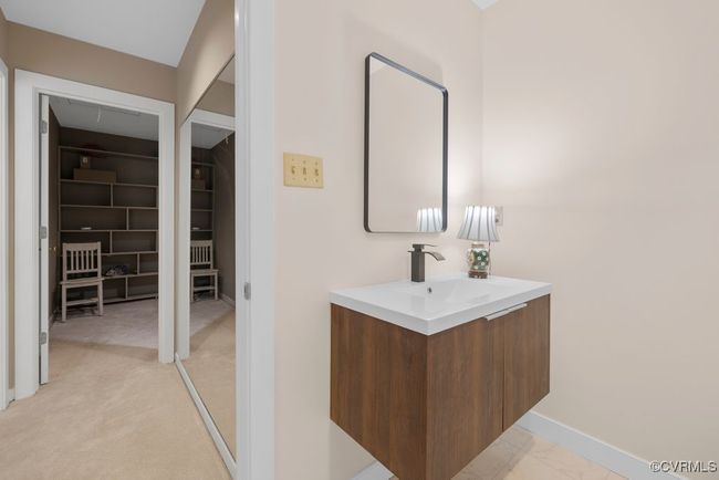 Upstairs primary bath | Image 30