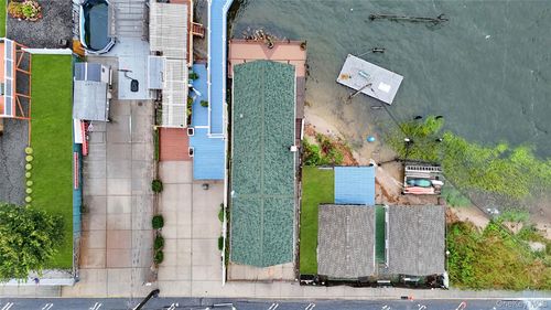 21 Van Brunt Rd, Broad Channel, NY, 11693-1202 | Card Image