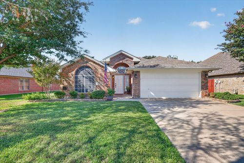 333 Carriage Ln, Saginaw, TX, 76179-6307 | Card Image