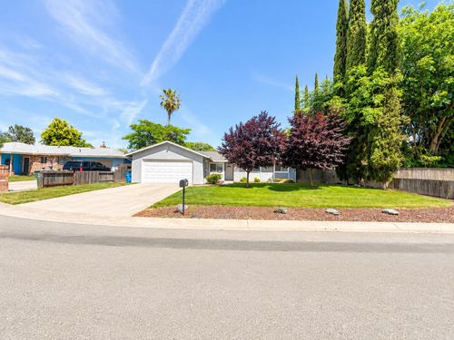 1543 John Pl, Yuba City, CA, 95993-8948 | Card Image