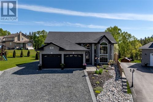 18 Cavridge Crt, Lively, ON, P3Y0A2 | Card Image