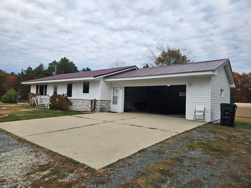 7420 N Oceana Dr, Hart, MI, 49420-8428 | Card Image