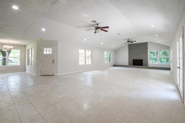 81 Oak Grove Ln, Home with 4 bedrooms, 4 bathrooms and null parking in Conroe TX | Image 7