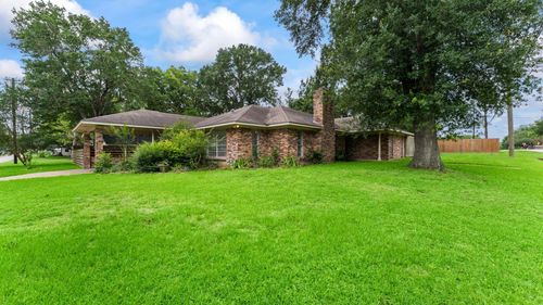 2103 Taylor St, Waller, TX, 77484-8451 | Card Image