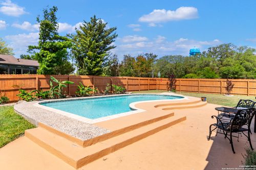 13635 Oak Breeze, Universal City, TX, 78148-2755 | Card Image