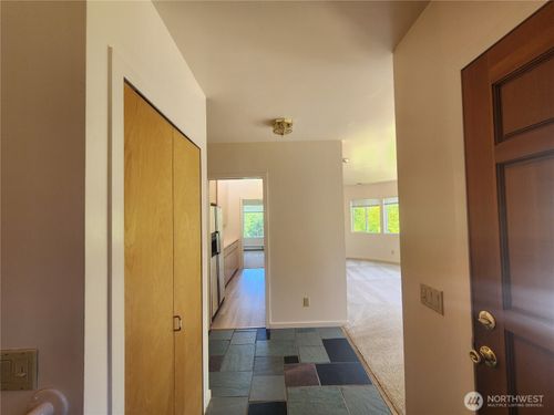 10336 Ne Knight Rd, Bainbridge Island, WA, 98110-4146 | Card Image