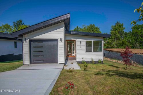 2335 Rock Gardens Dr, Sevierville, TN, 37876 | Card Image