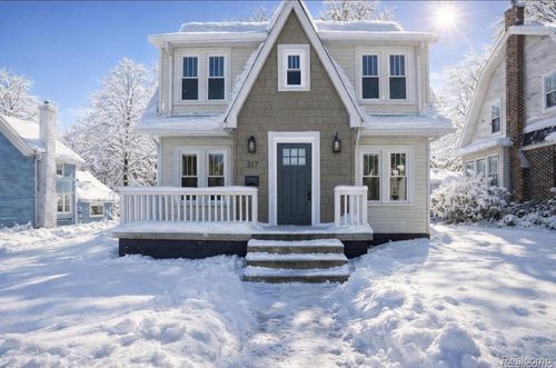 317 W Saint Clair St, Romeo, MI, 48065-4664 | Card Image