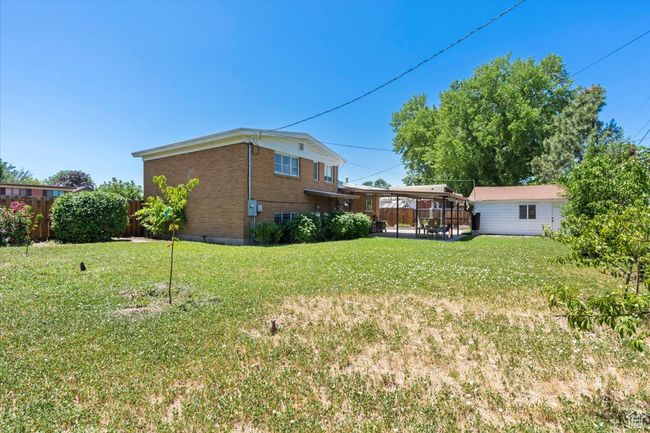 View of back yard | Image 28