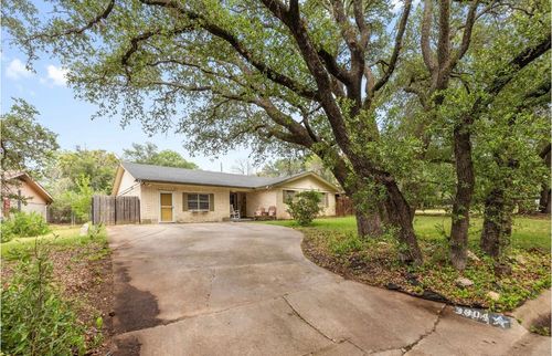 3904 Glenwood Dr, Brownwood, TX, 76801-6607 | Card Image