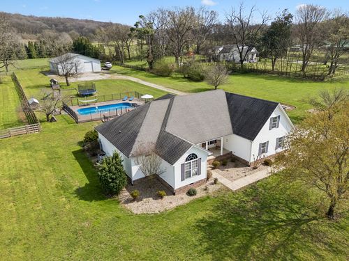 7009 Hoover Mason Ln, Mount Pleasant, TN, 38474-4036 | Card Image