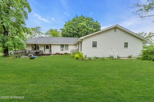 211 Long Swamp Rd, New Egypt, NJ, 08533-1918 | Card Image