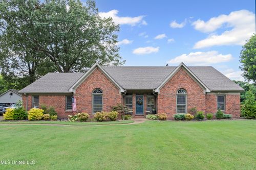 9095 Willow Branch Dr, Olive Branch, MS, 38654-6920 | Card Image