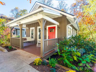 27 Ravenna Street, Home with 4 bedrooms, 4 bathrooms and null parking in Asheville NC | Image 1