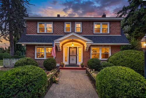 912 Cherry Ln, Grandview, WA, 98930-1400 | Card Image