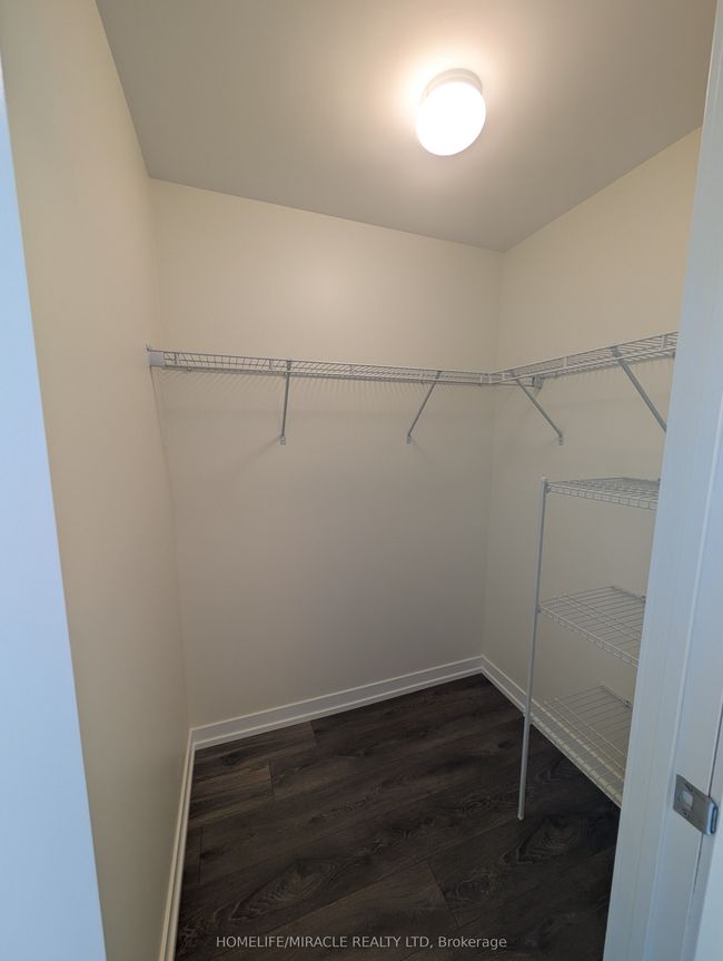 1611 - 2520 Eglinton Ave W, Condo with 3 bedrooms, 2 bathrooms and 1 parking in Mississauga ON | Image 16