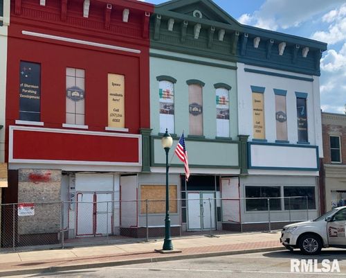 41 Center St, Jacksonville, IL, 62650 | Card Image
