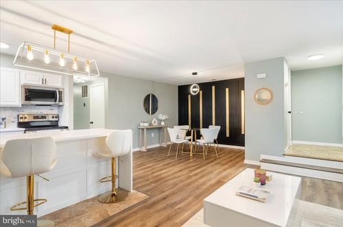r-1-401 S Sharp St, BALTIMORE, MD, 21201-2429 | Card Image