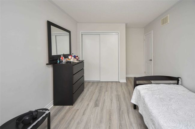 3231 Sharp Rd, House attached with 3 bedrooms, 4 bathrooms and 2 parking in Burlington ON | Image 28