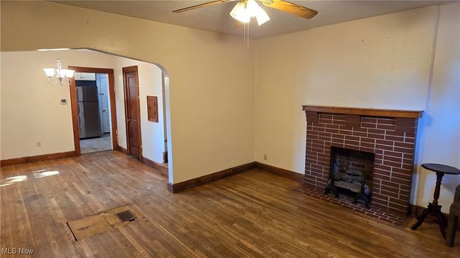 1014 20 Th St, Home with 5 bedrooms, 3 bathrooms and null parking in Parkersburg WV | Image 4