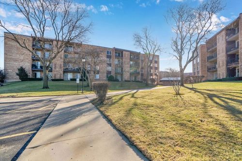 448-500 W Huntington Commons Road, Mount Prospect, IL, 60056 | Card Image