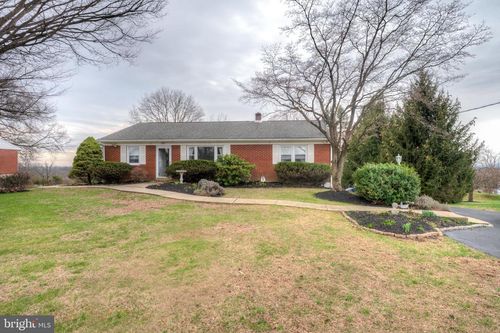 3396 Pruss Hill Rd, POTTSTOWN, PA, 19464-3324 | Card Image