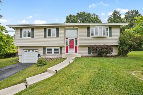 5 Walnut Ct, Goshen, NY, 10924-2525 | Card Image