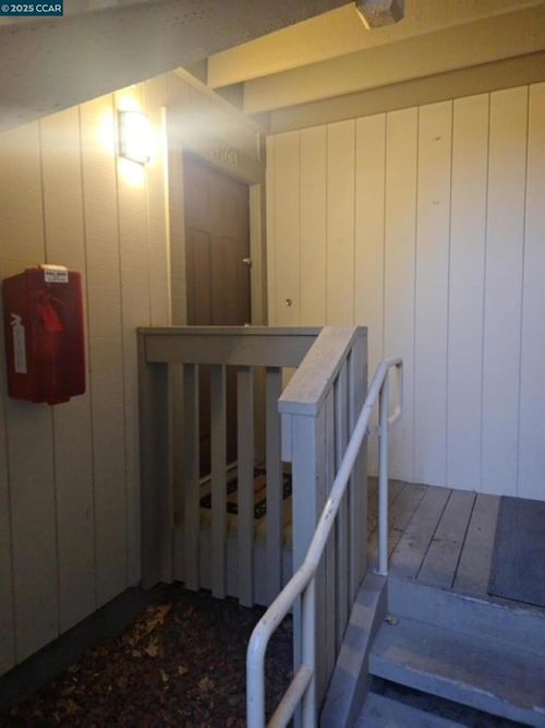 3760 Via Verdi, El Sobrante, CA, 94803-2742 | Card Image