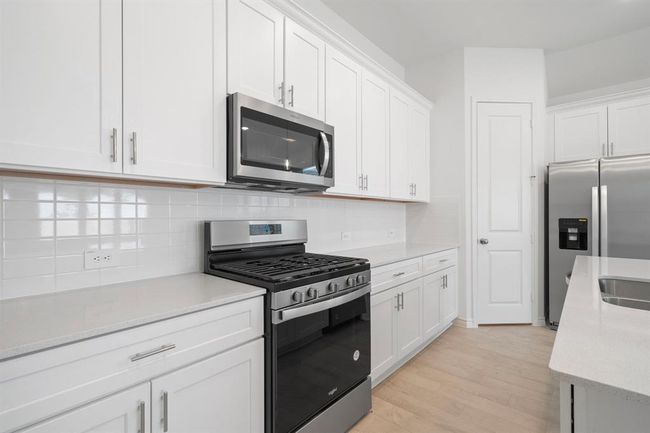 515 Ruby Bend Ln, House other with 3 bedrooms, 2 bathrooms and 2 parking in Montgomery TX | Image 6